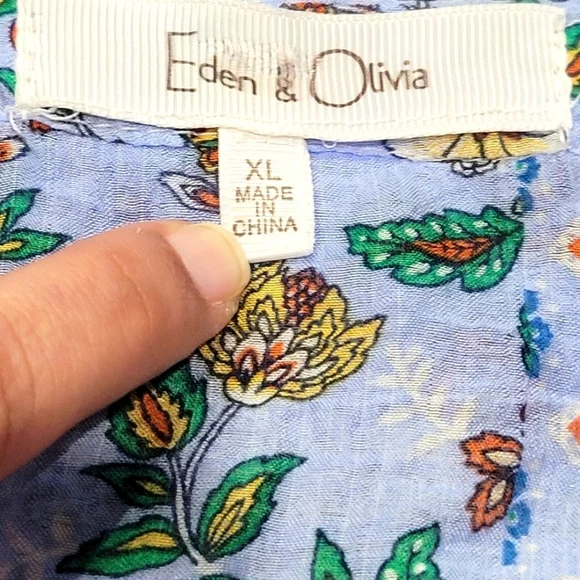 Large Eden & Olivia Patchwork Multicolor Button Down Boho Blouse | Pockets - Picture 6 of 6